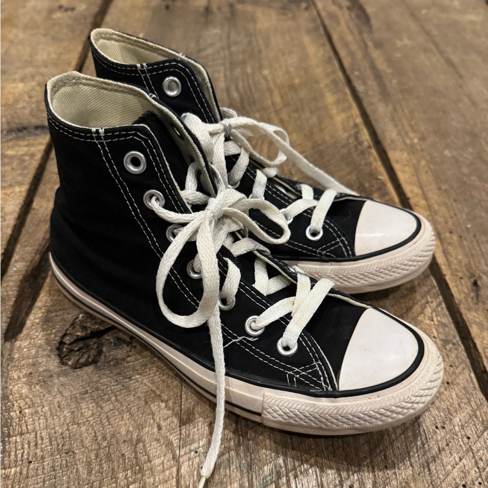 Chuck Taylor Converse High Top black. Unisex